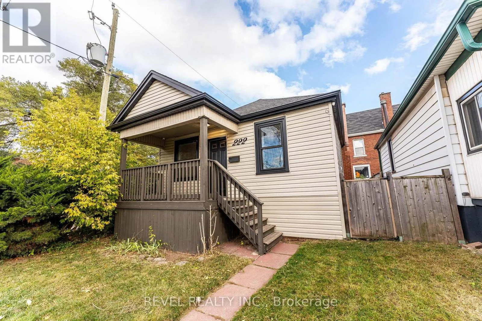 222 KENSINGTON AVENUE N