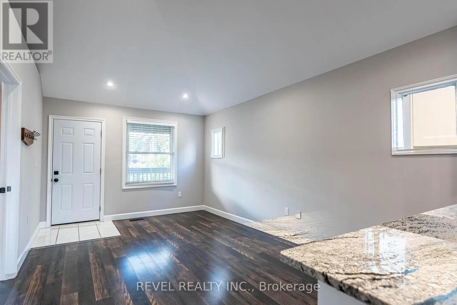 222 KENSINGTON AVENUE N