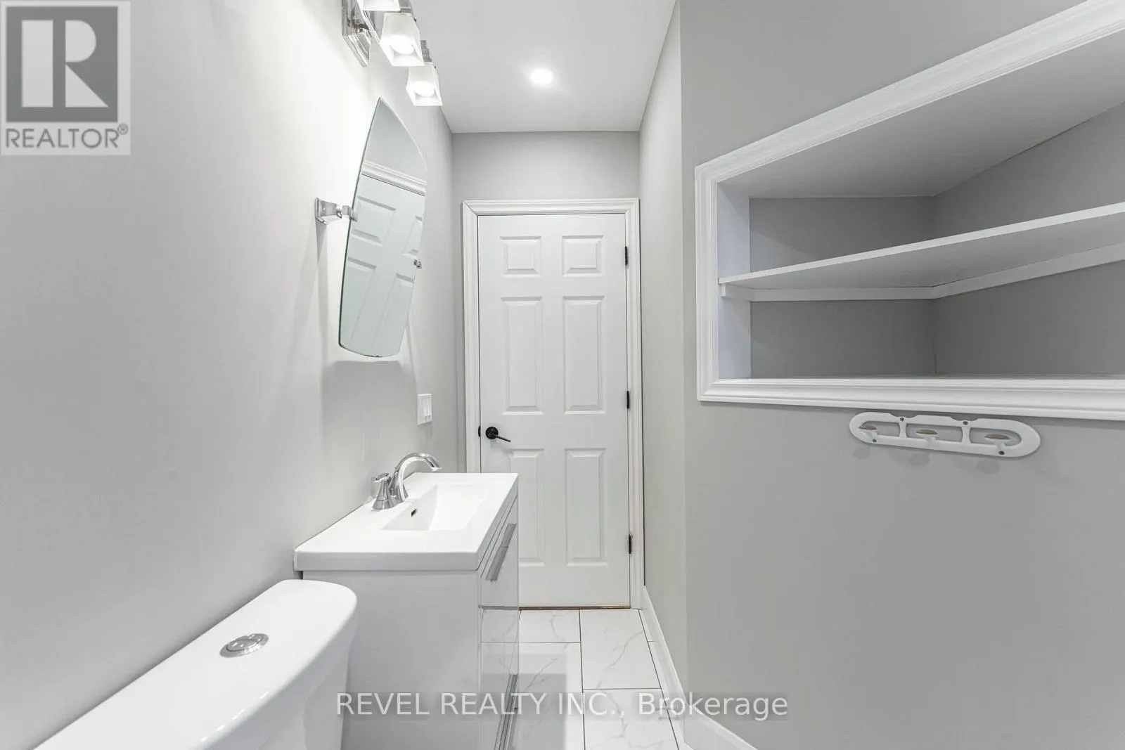 222 KENSINGTON AVENUE N