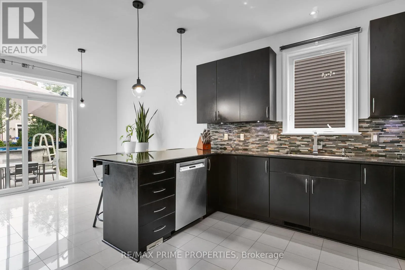 526 GOLDEN SEDGE WAY