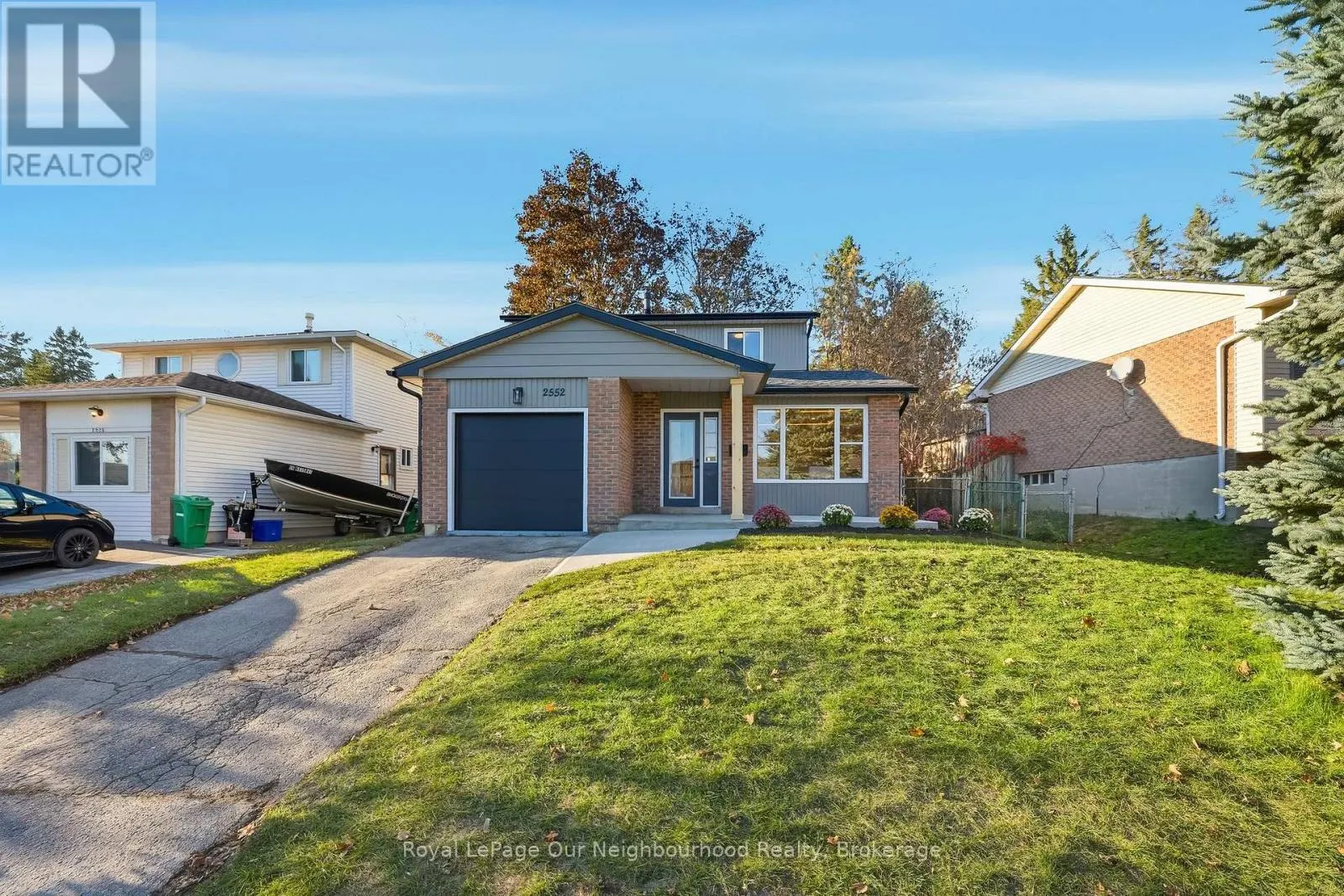 2552 FARMCREST AVENUE