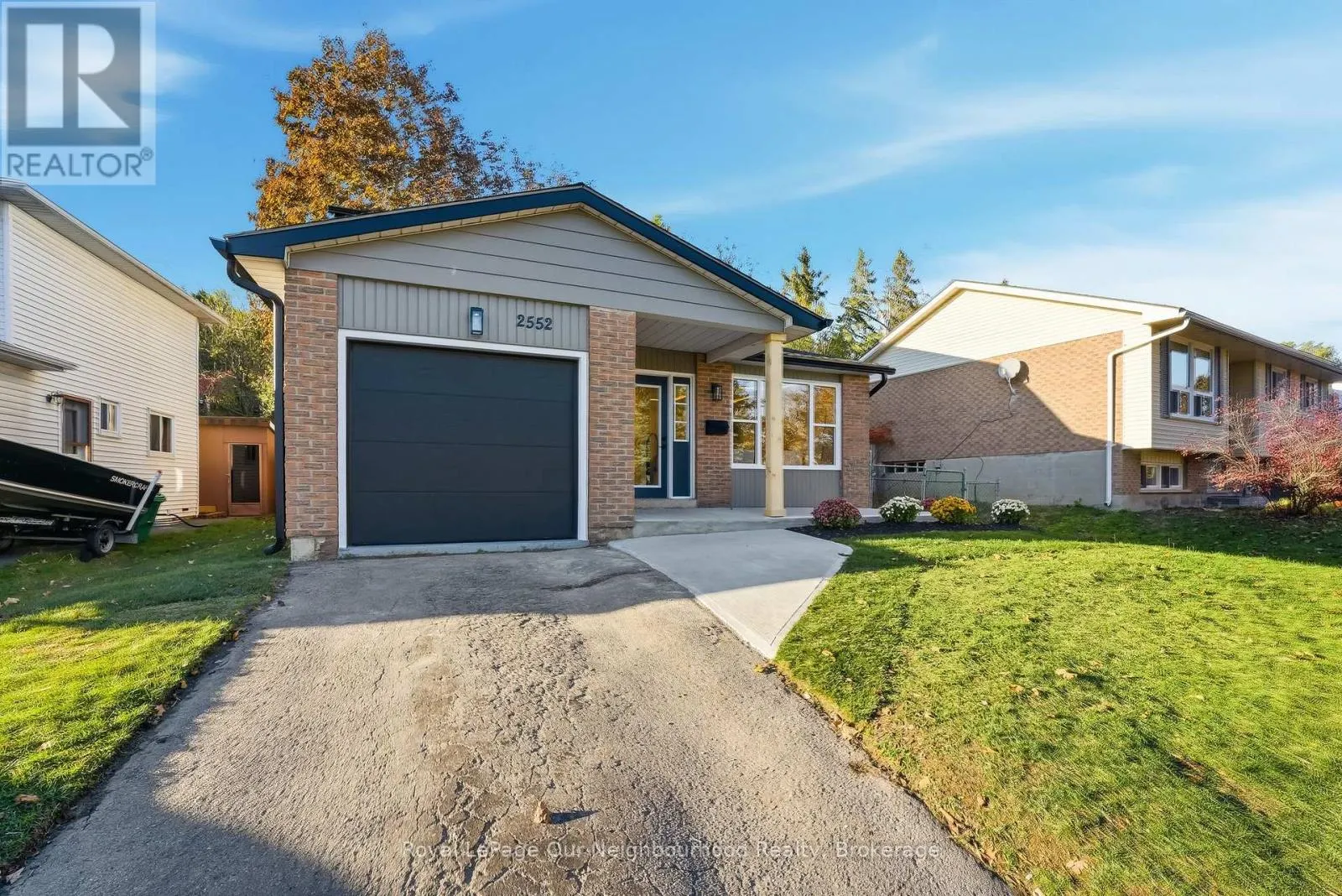 2552 FARMCREST AVENUE