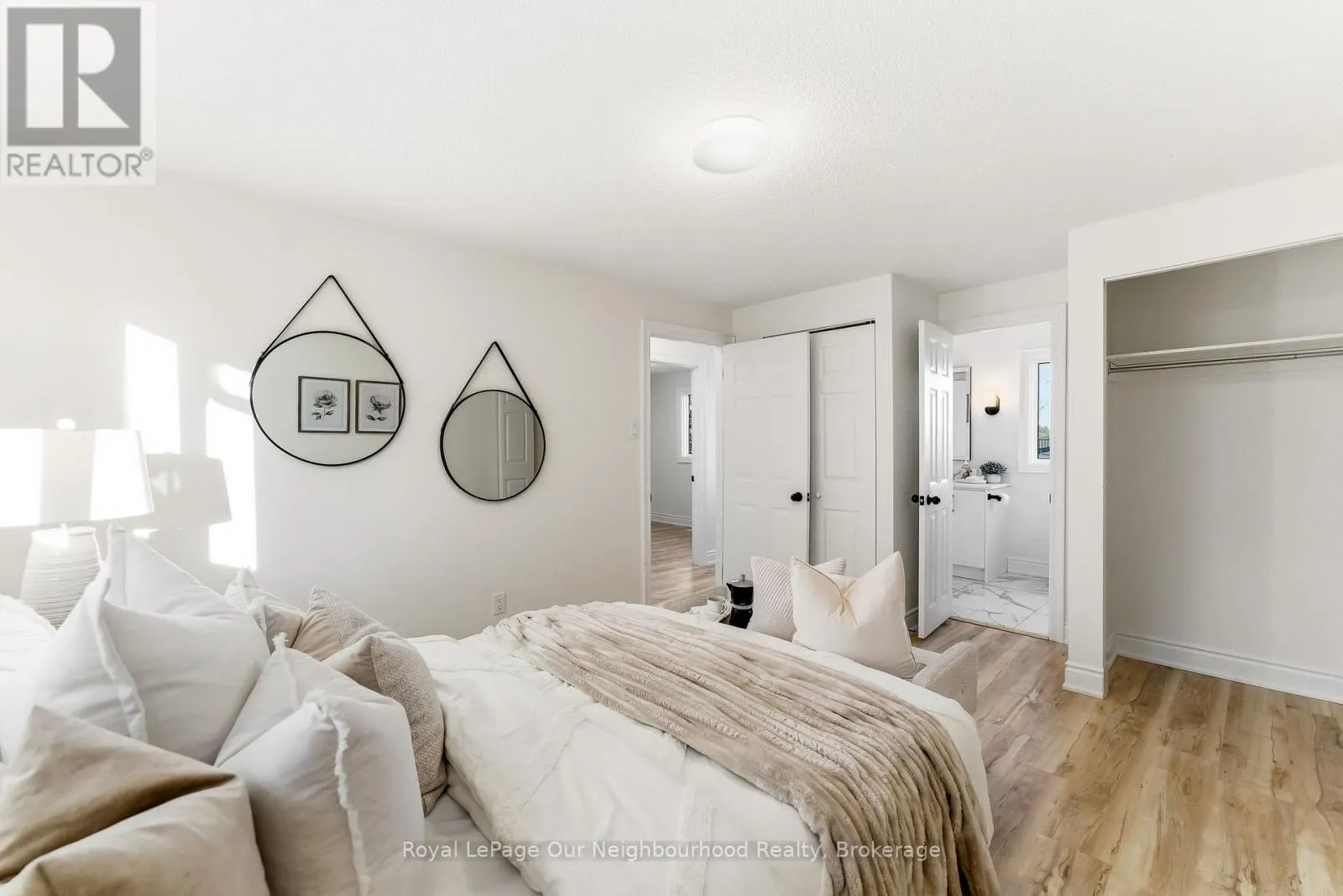 2552 FARMCREST AVENUE