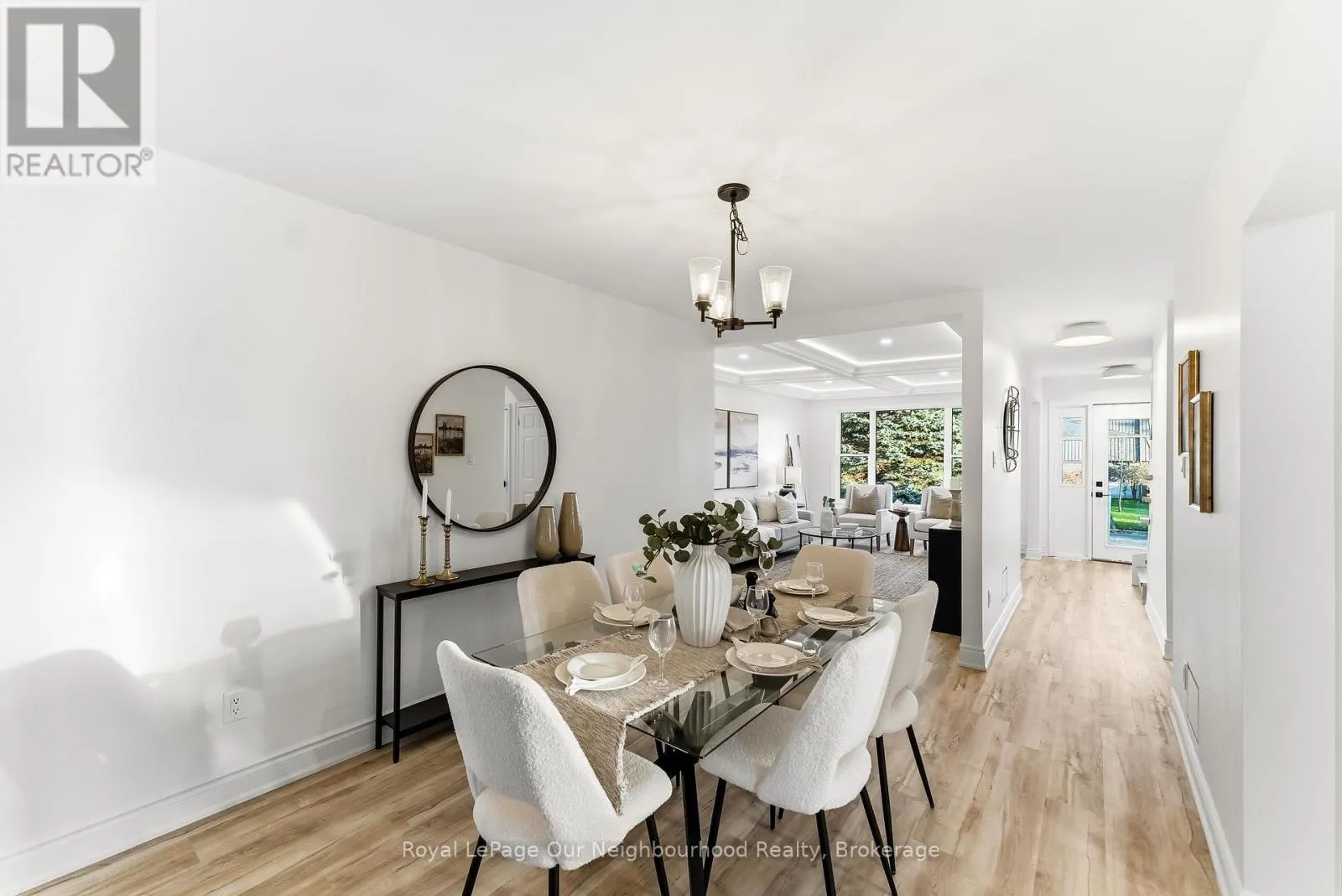 2552 FARMCREST AVENUE