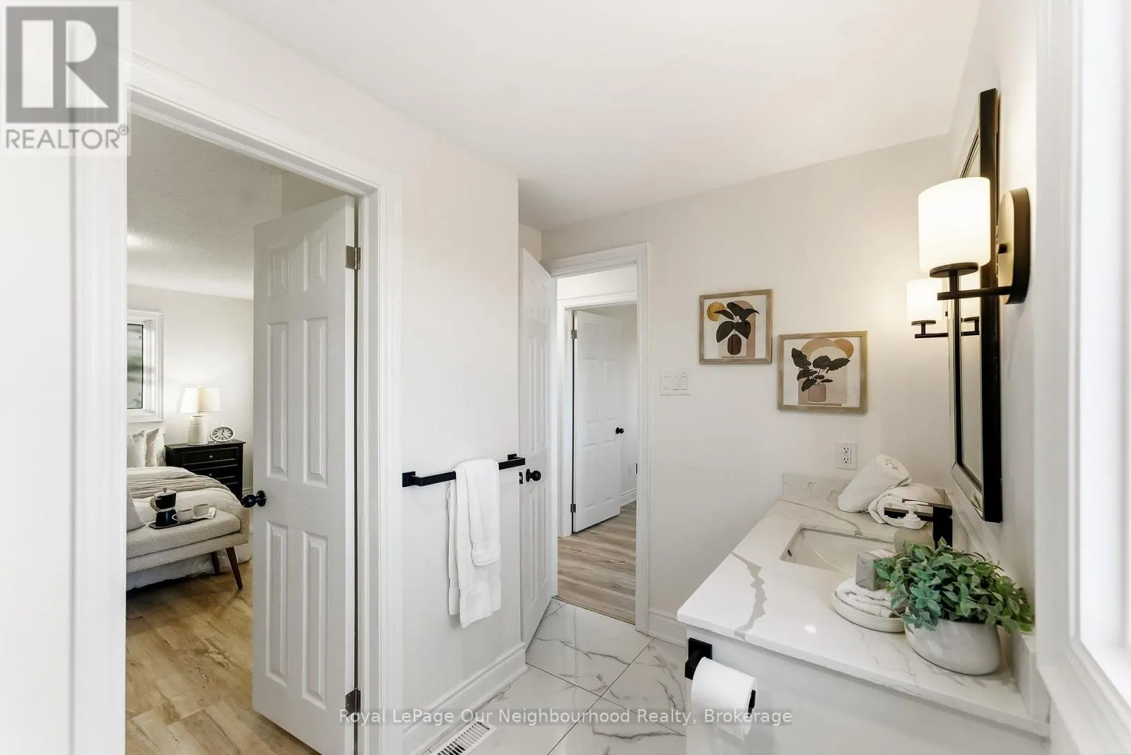 2552 FARMCREST AVENUE