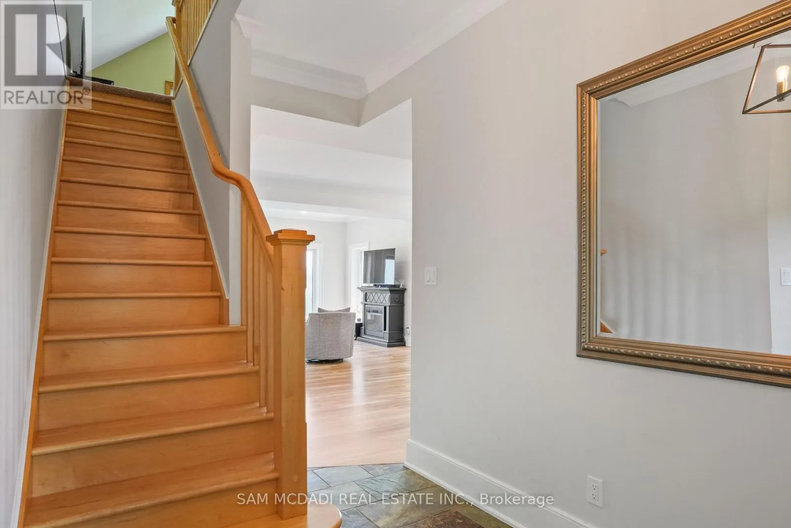 12 - 137122 GREY ROAD