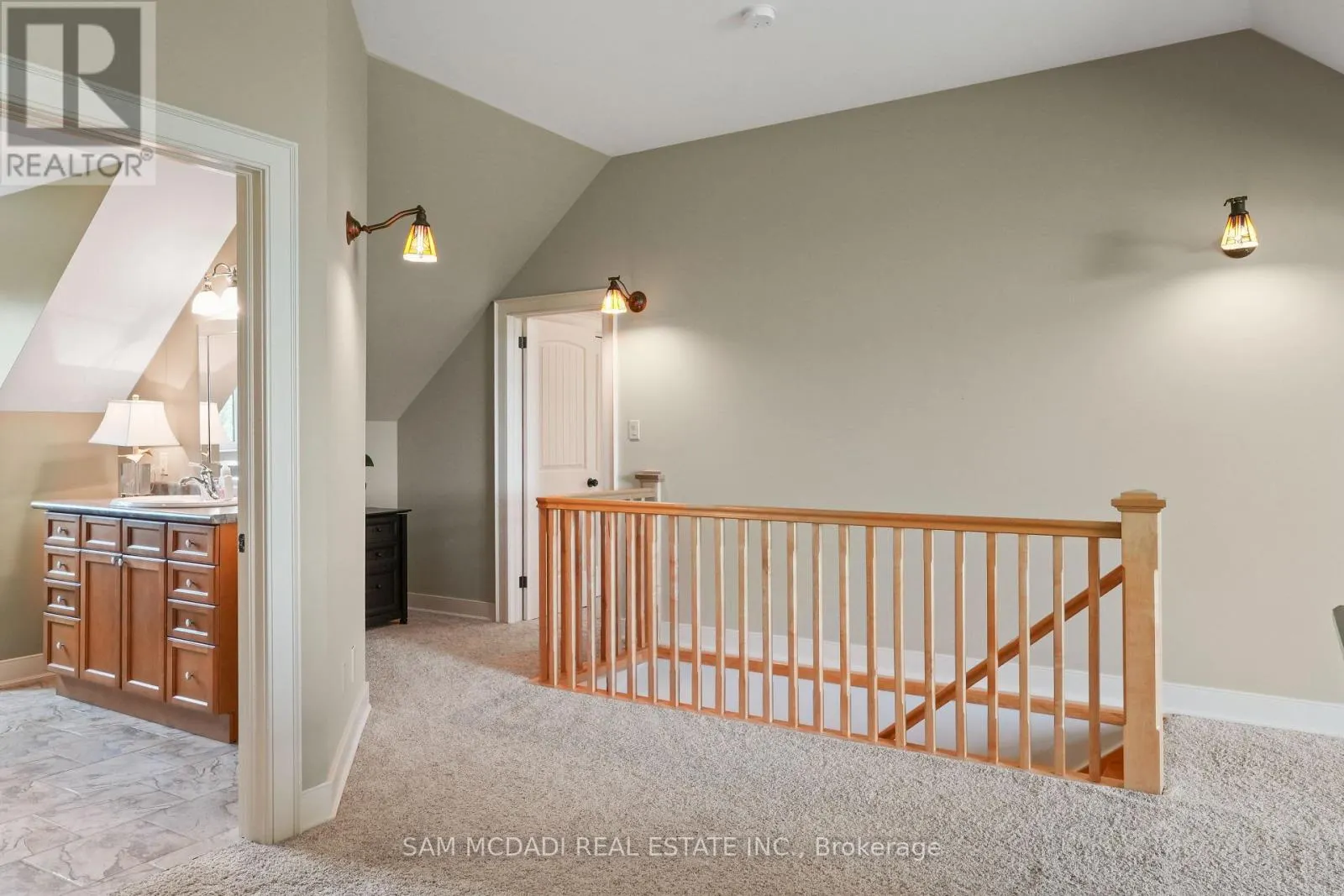 12 - 137122 GREY ROAD