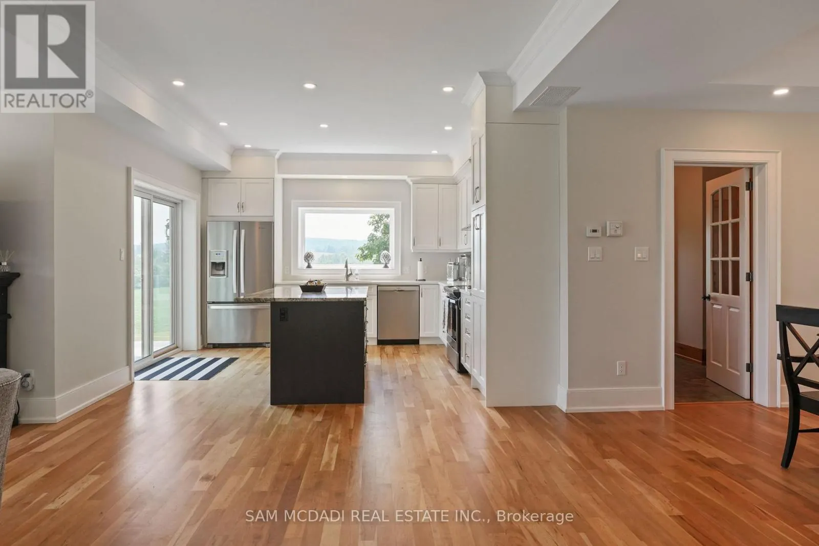 12 - 137122 GREY ROAD