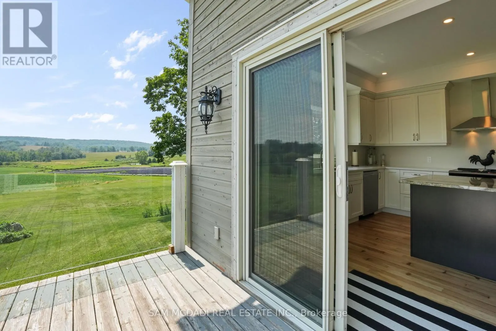 12 - 137122 GREY ROAD