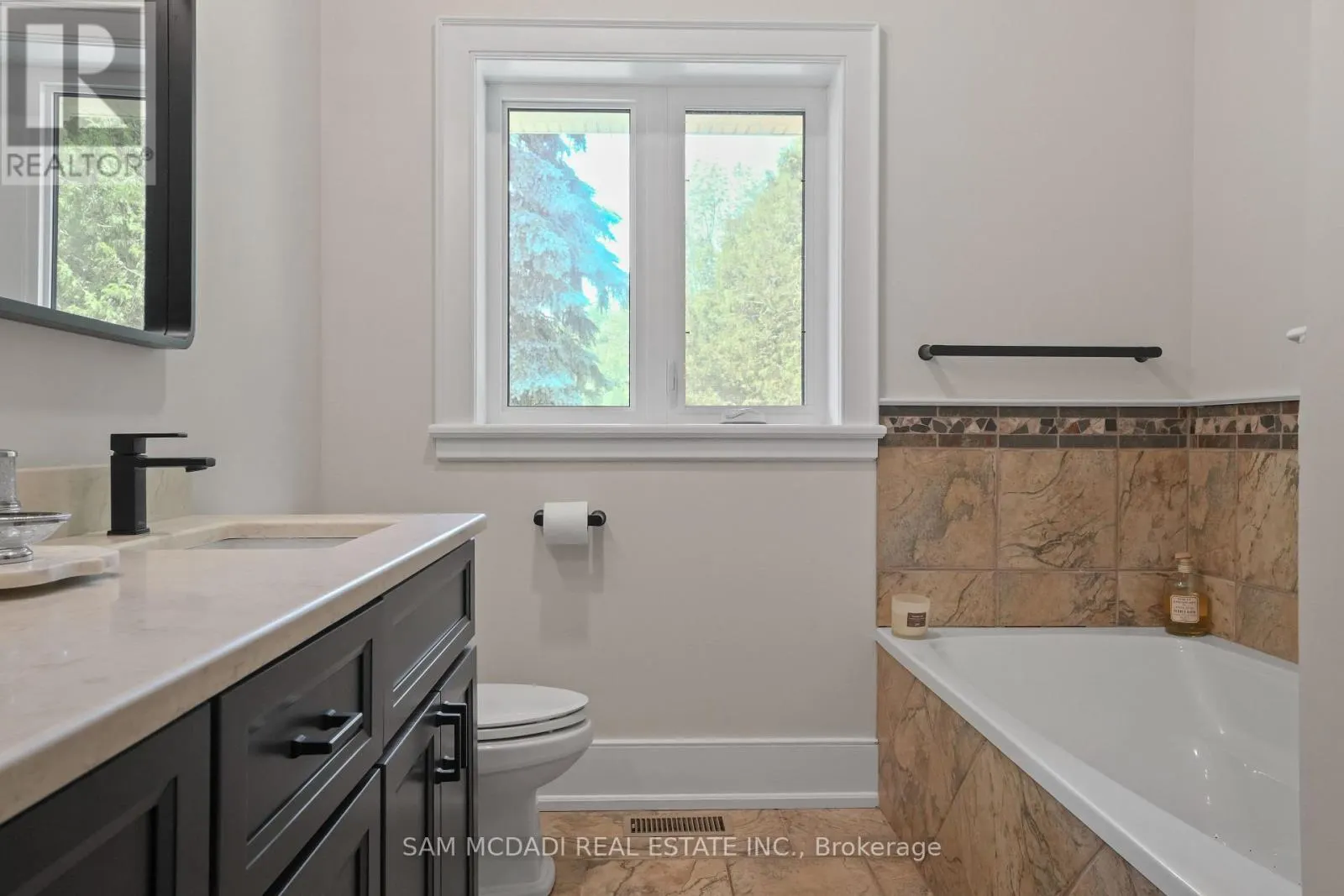 12 - 137122 GREY ROAD