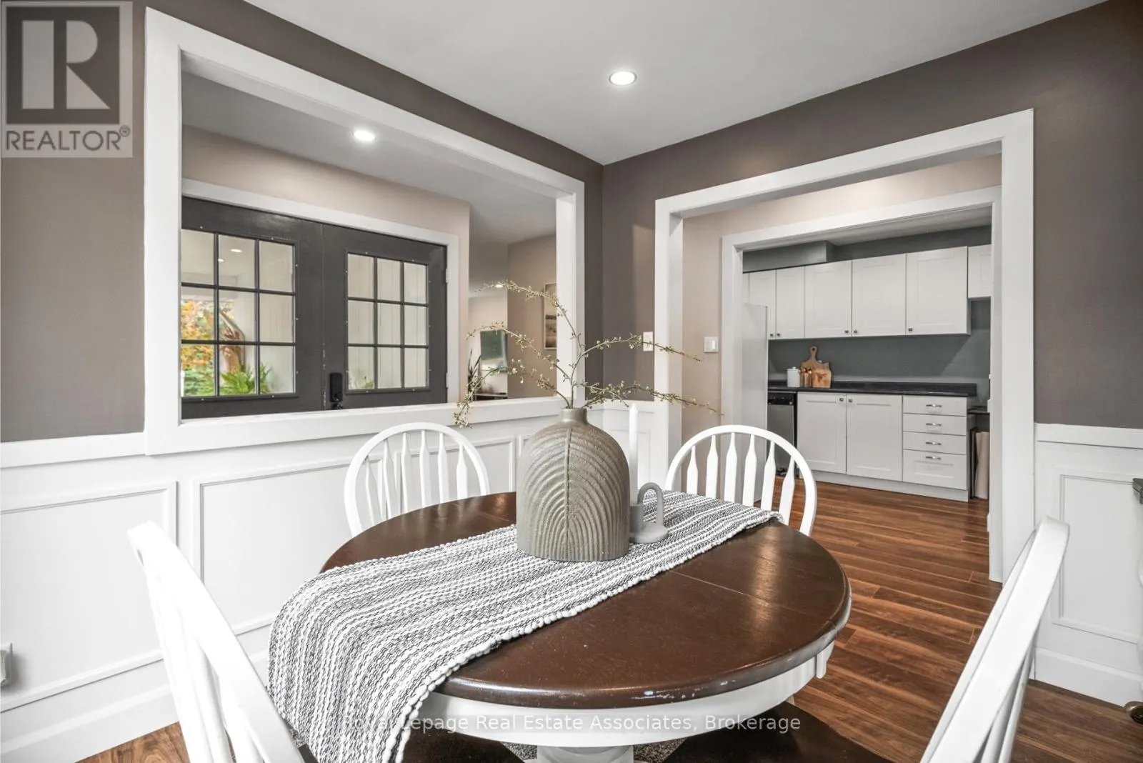 86 QUEENSDALE CRESCENT