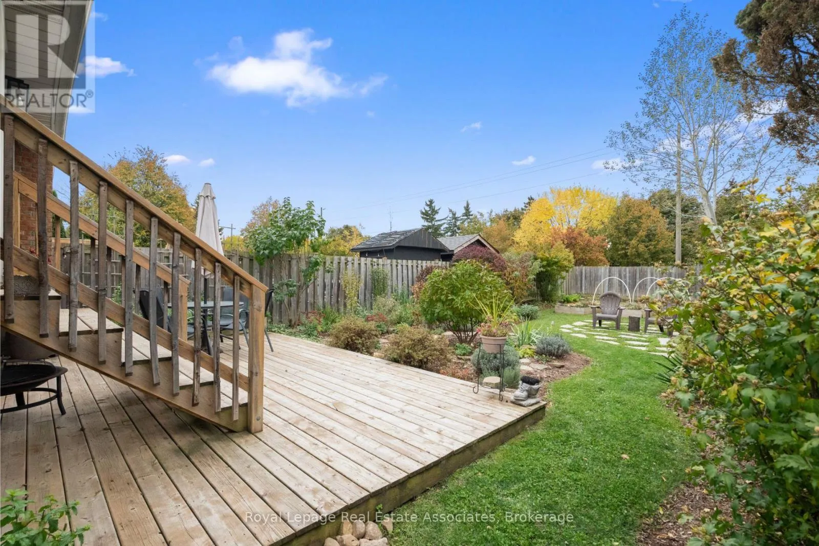 86 QUEENSDALE CRESCENT