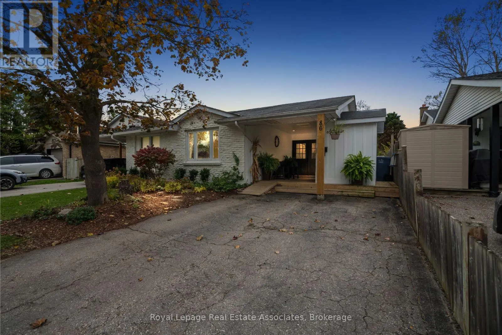 86 QUEENSDALE CRESCENT