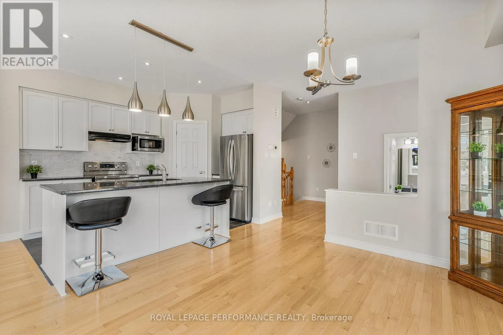 328 BALLINVILLE CIRCLE