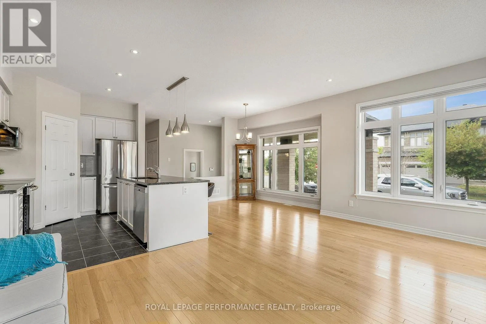 328 BALLINVILLE CIRCLE