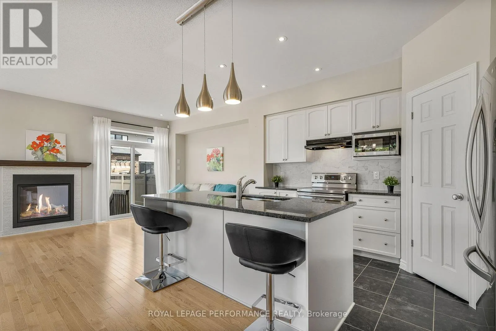 328 BALLINVILLE CIRCLE