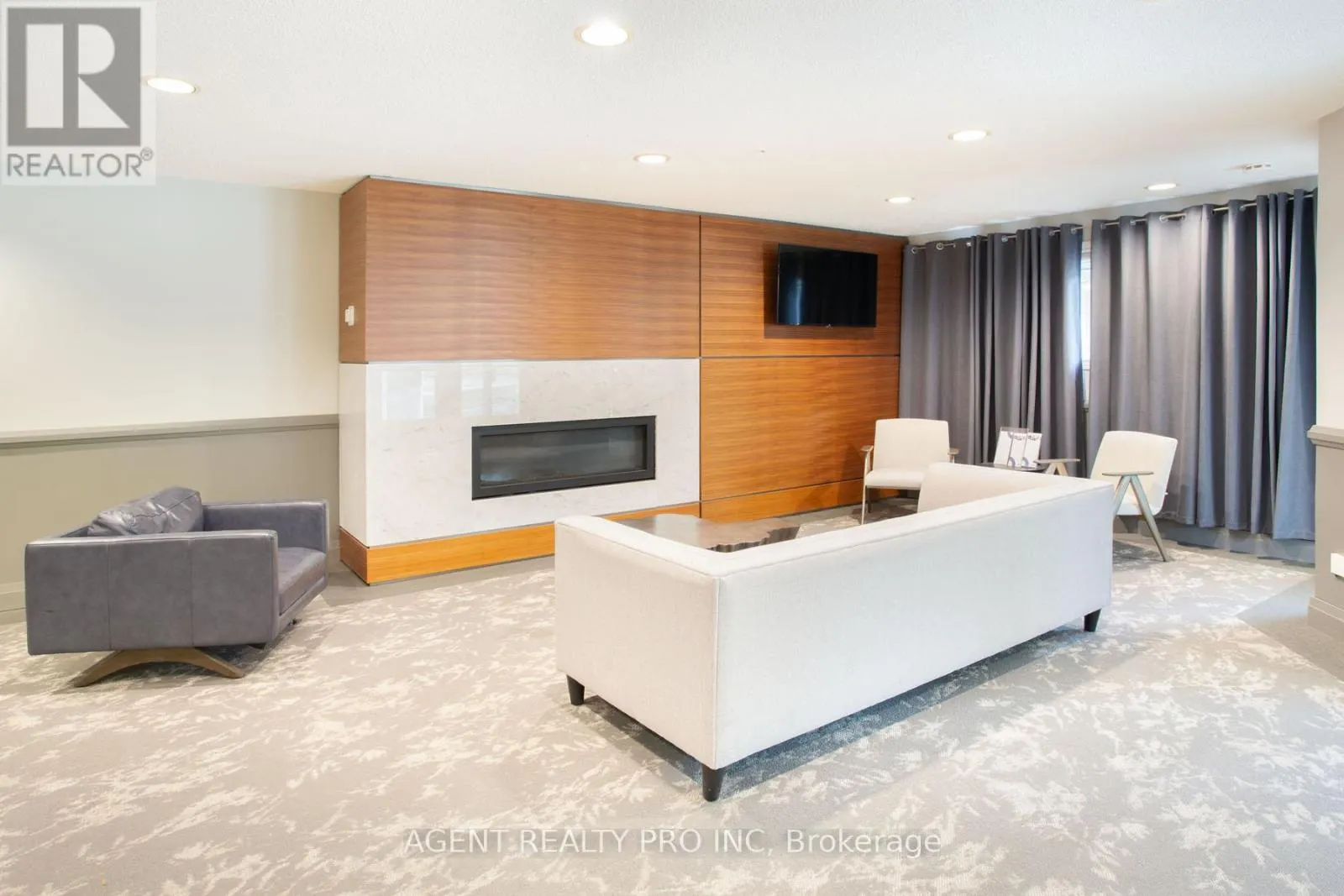 217 - 1 JACKSWAY CRESCENT, #217