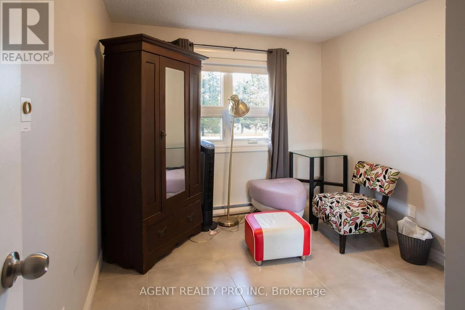 217 - 1 JACKSWAY CRESCENT, #217