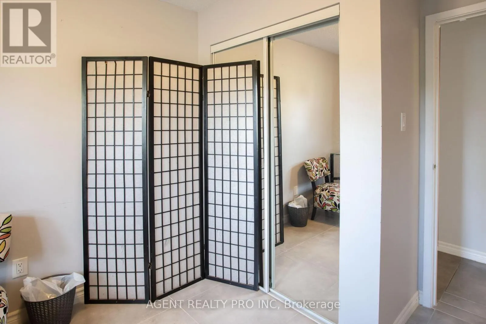 217 - 1 JACKSWAY CRESCENT, #217