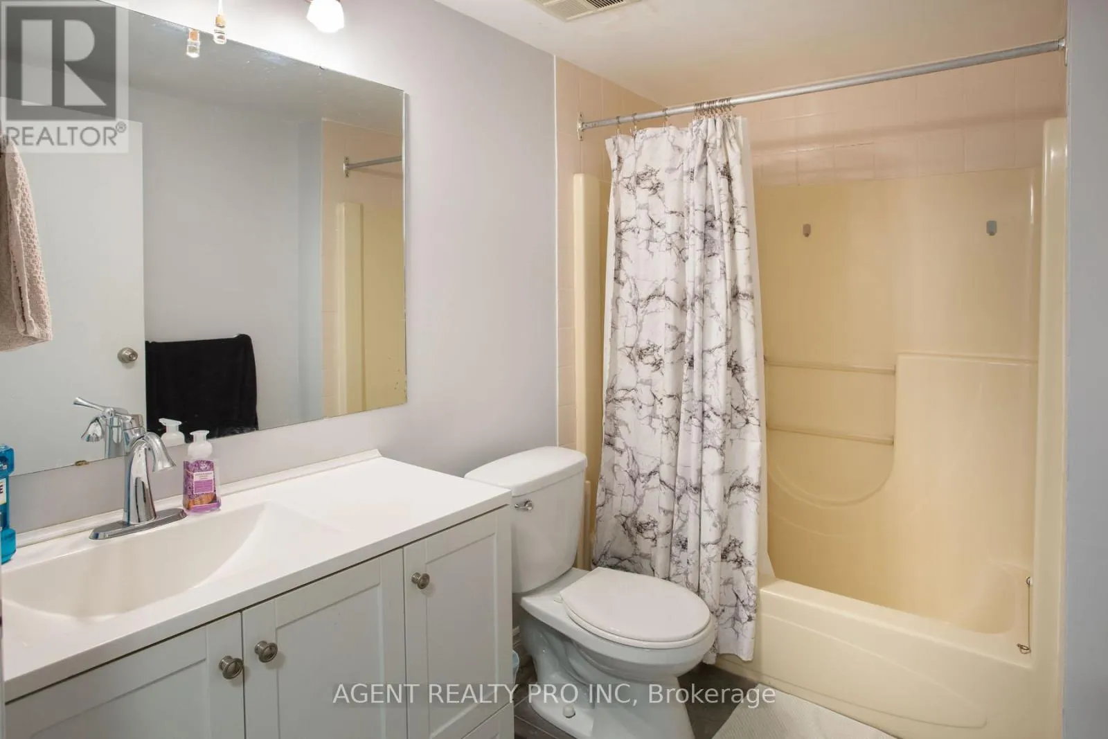 217 - 1 JACKSWAY CRESCENT, #217