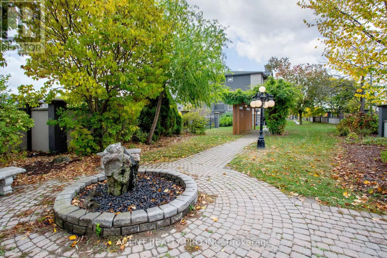 217 - 1 JACKSWAY CRESCENT, #217