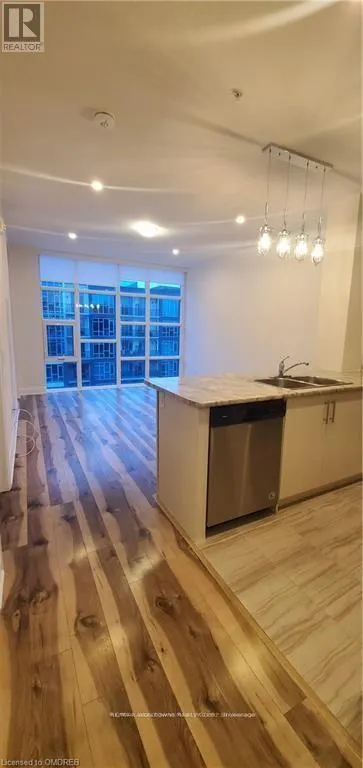 505 - 16 CONCORD PLACE