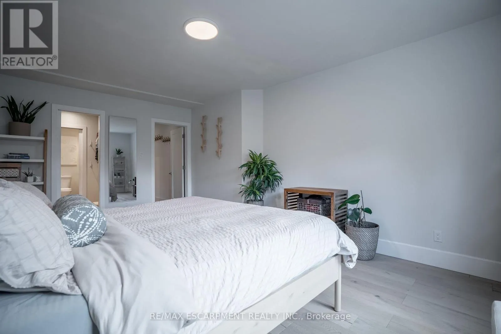 128 EAST 17TH STREET