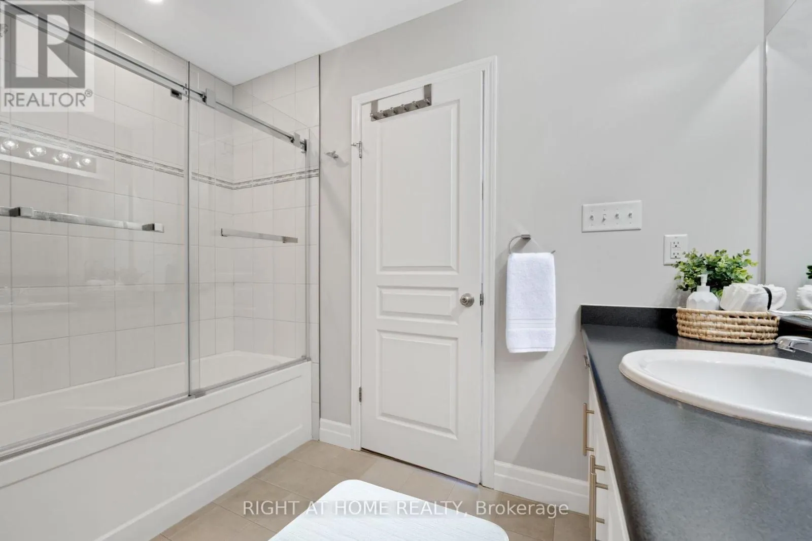 63 GRAND FLATS TRAIL