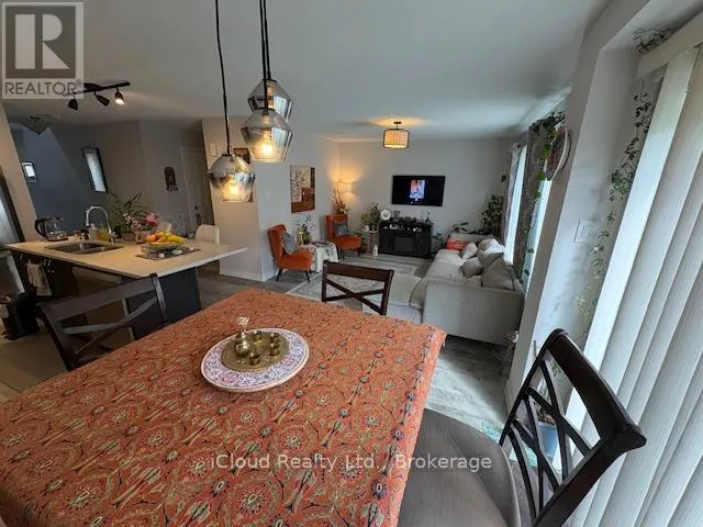 521 HONEYLOCUST AVENUE