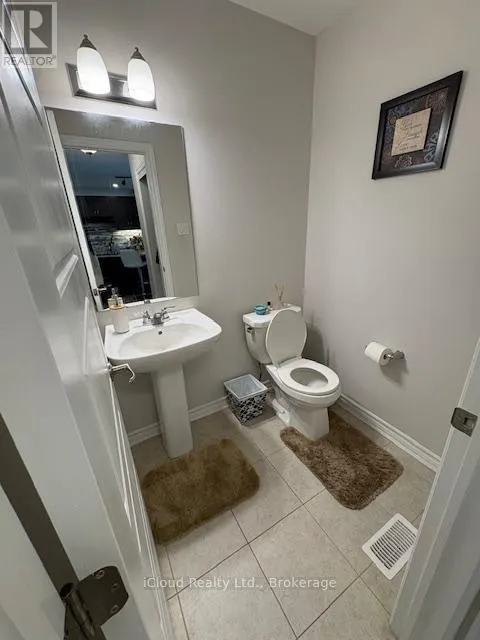 521 HONEYLOCUST AVENUE