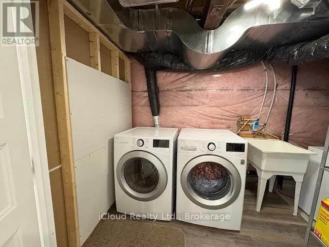 521 HONEYLOCUST AVENUE