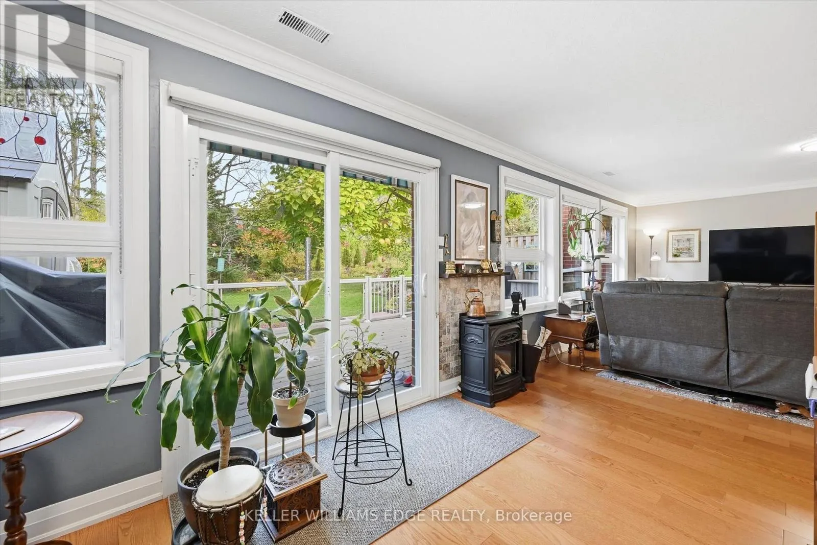 34 CARDINAL MINDSZENTY BOULEVARD