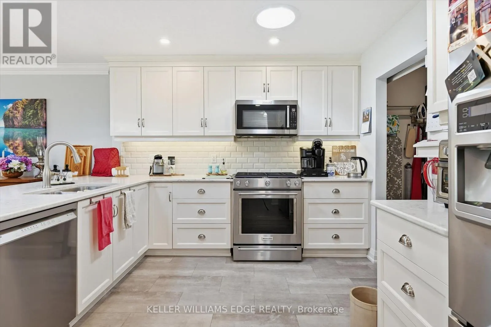 34 CARDINAL MINDSZENTY BOULEVARD