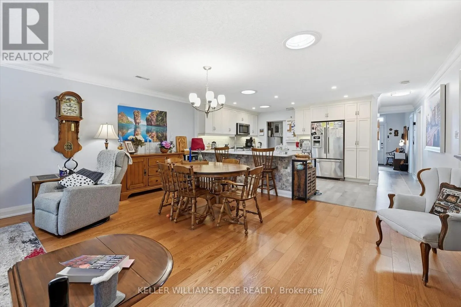 34 CARDINAL MINDSZENTY BOULEVARD