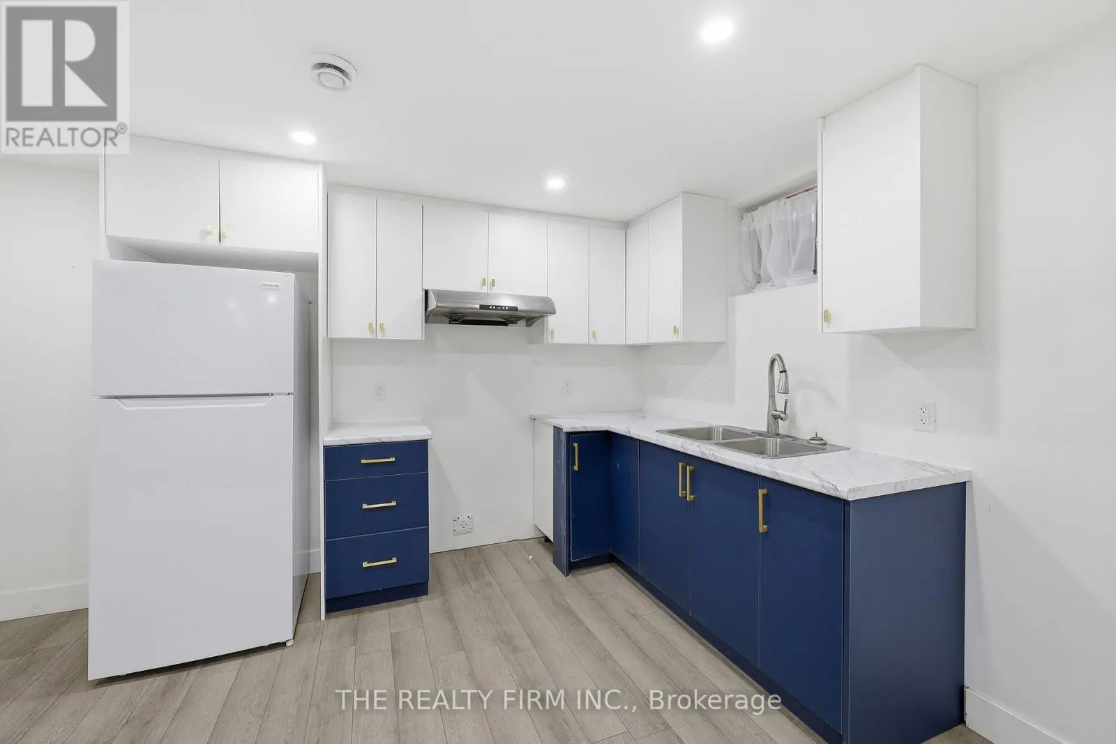 1012 OAKCROSSING ROAD