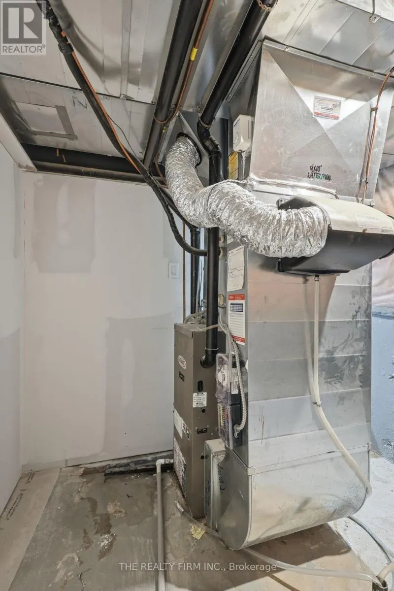 1012 OAKCROSSING ROAD