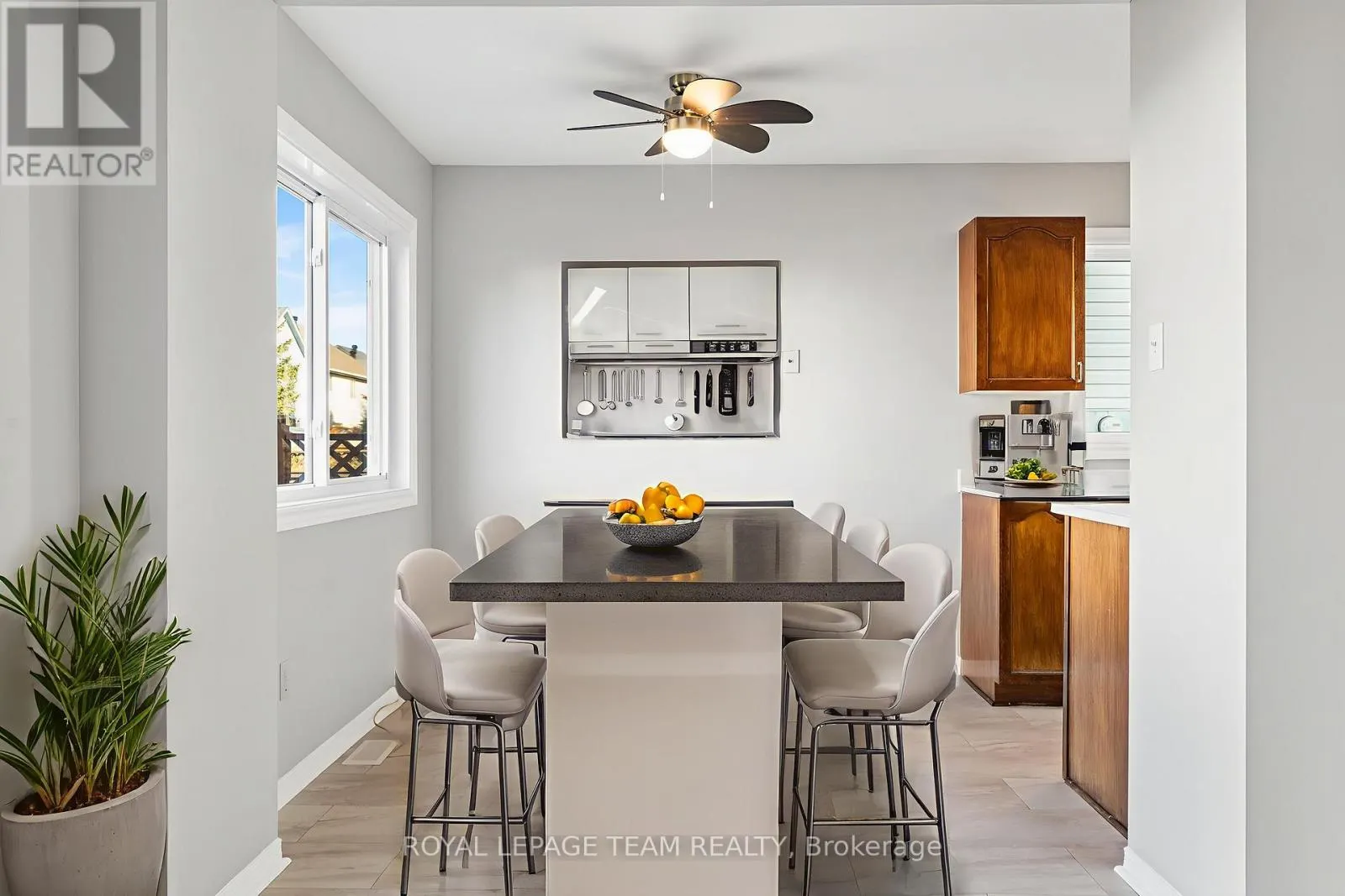 32 PEACOCK CRESCENT S