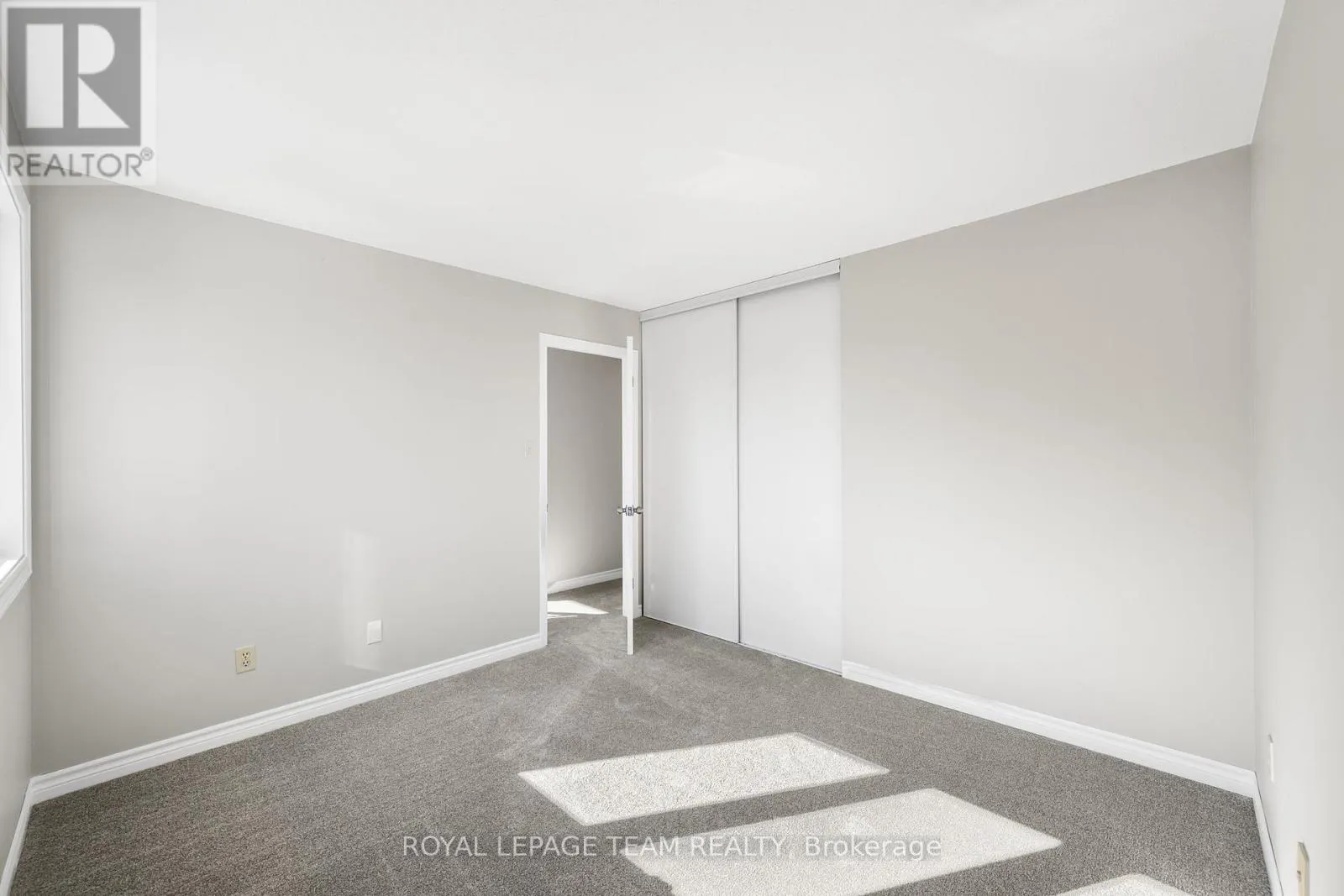 32 PEACOCK CRESCENT S