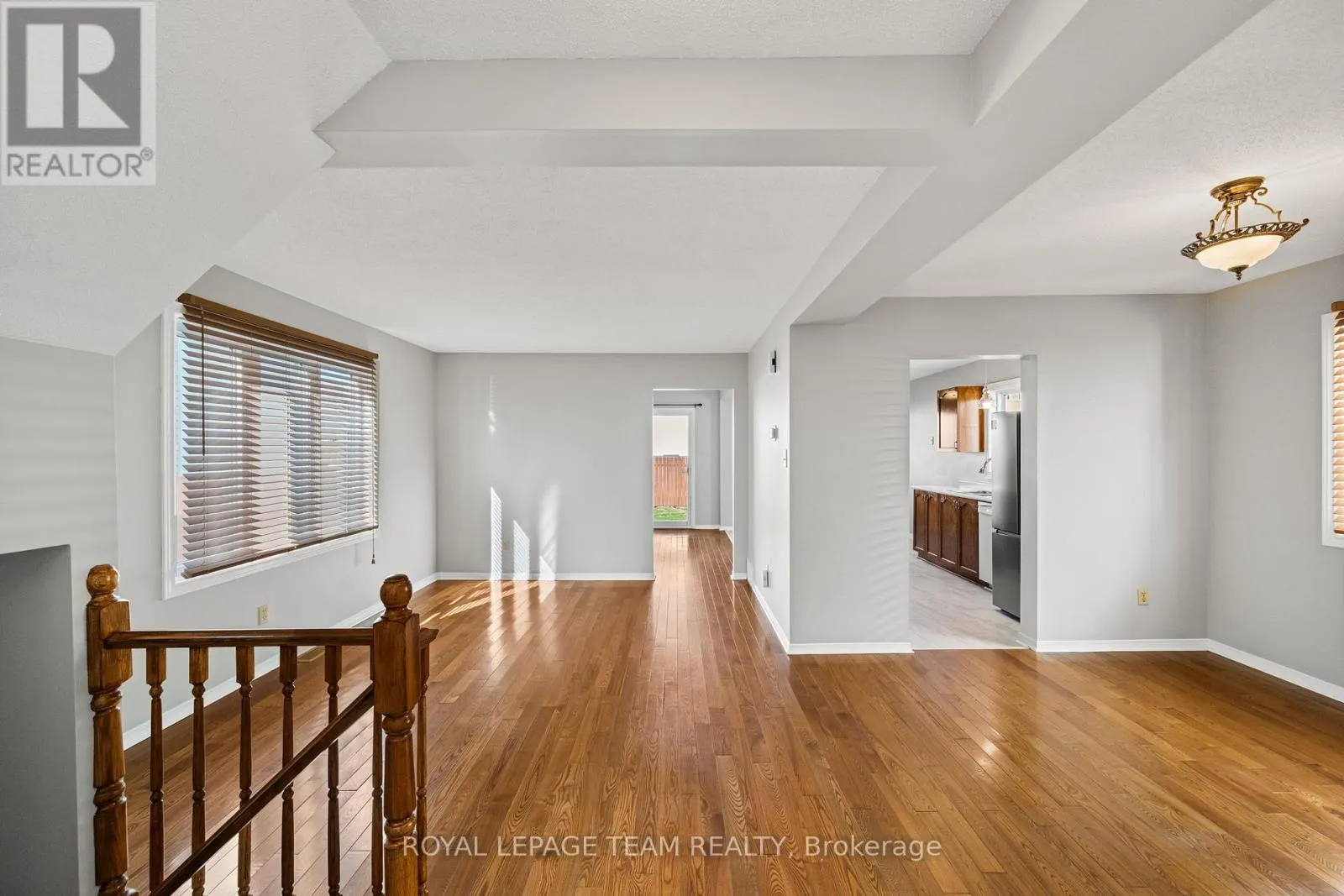 32 PEACOCK CRESCENT S