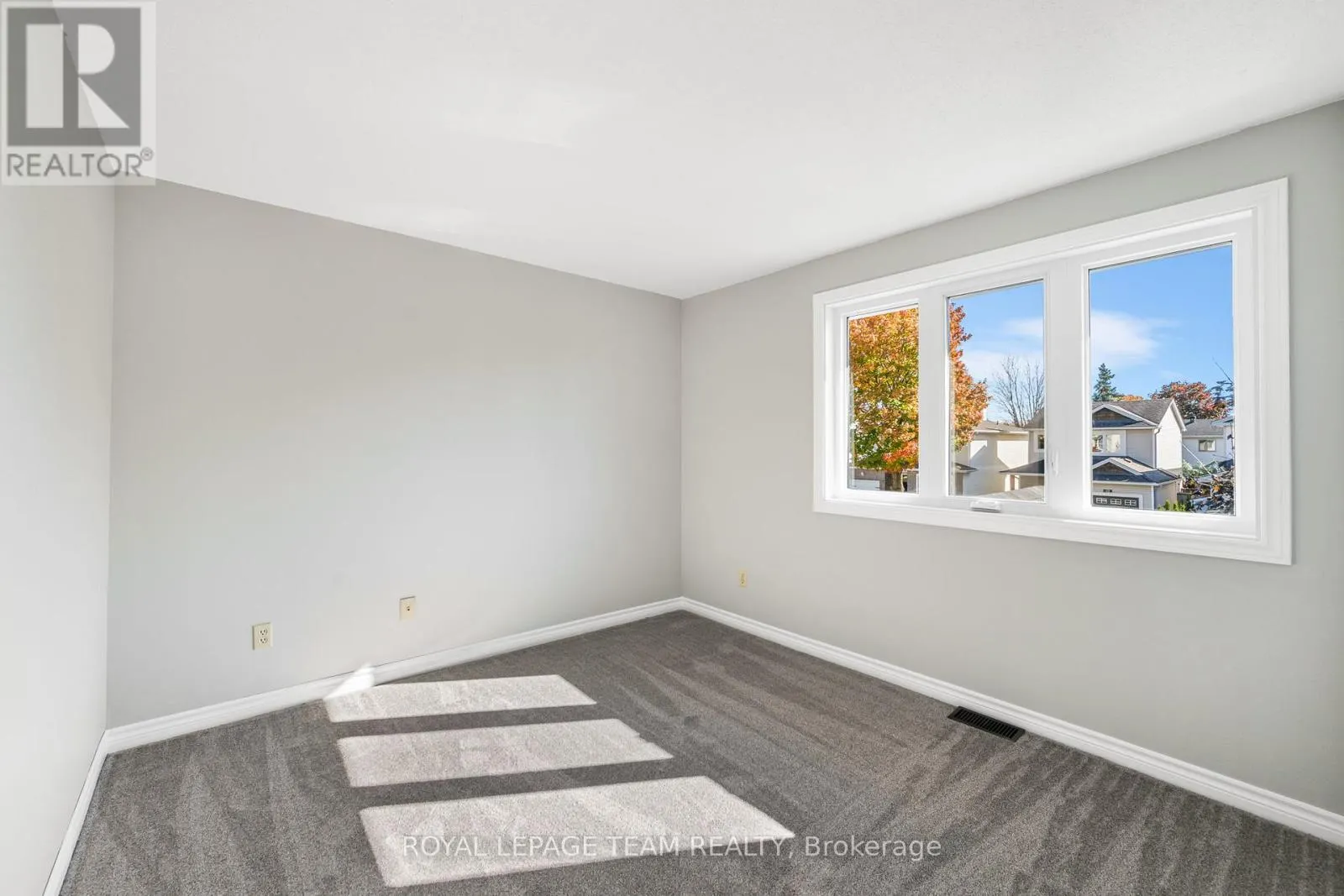 32 PEACOCK CRESCENT S