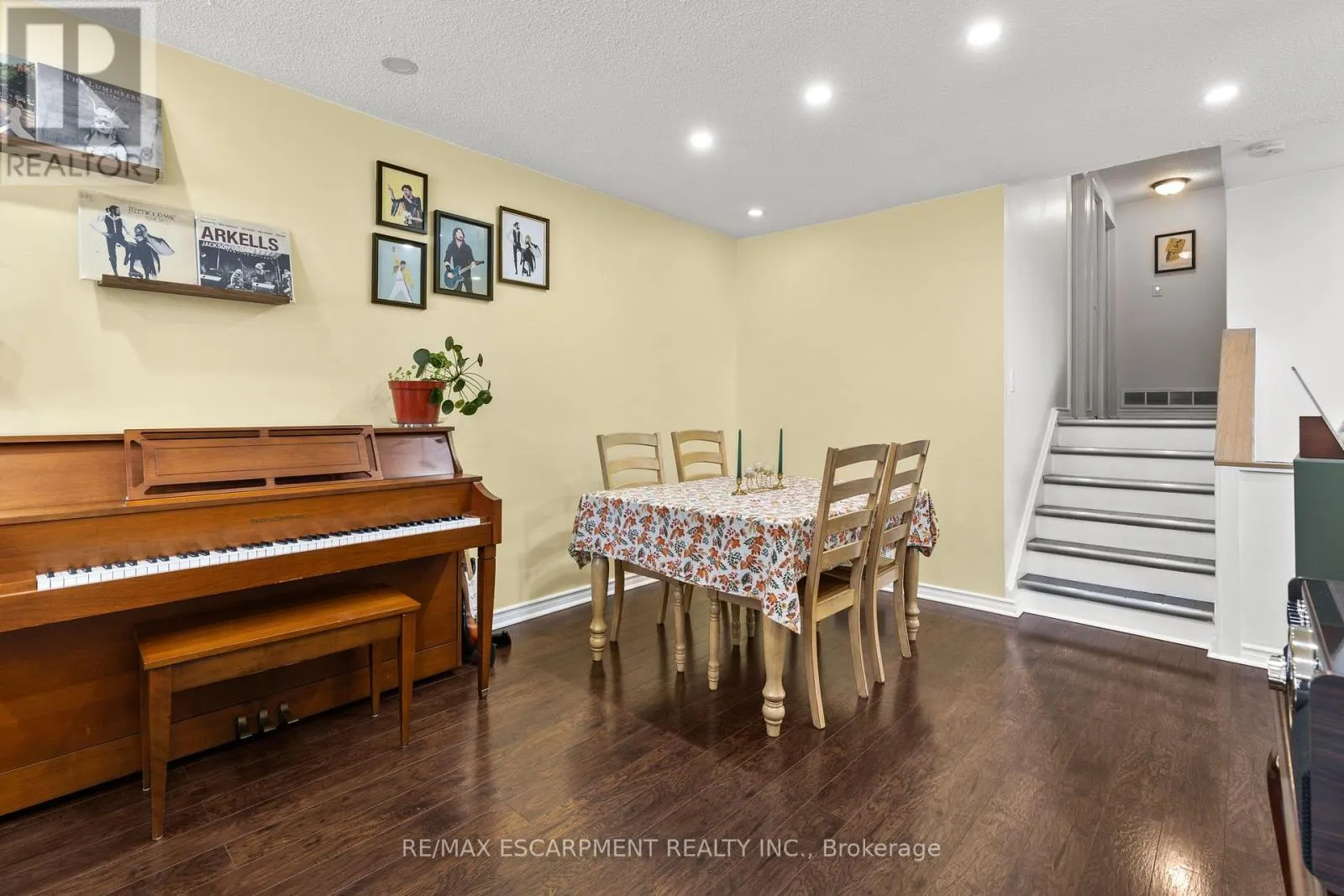 50 GLEDHILL CRESCENT