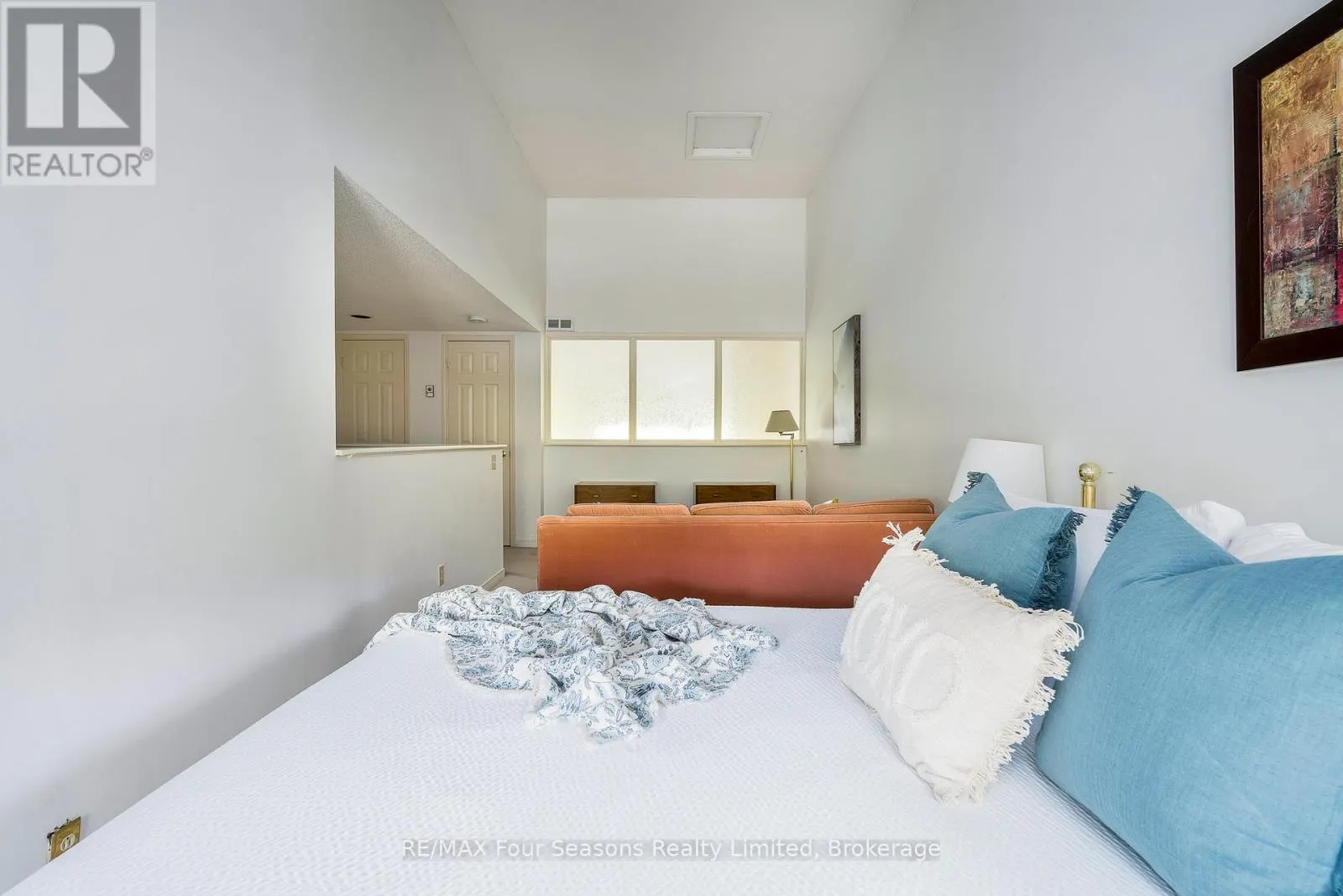 113 - 107 WINTERGREEN PLACE, #113