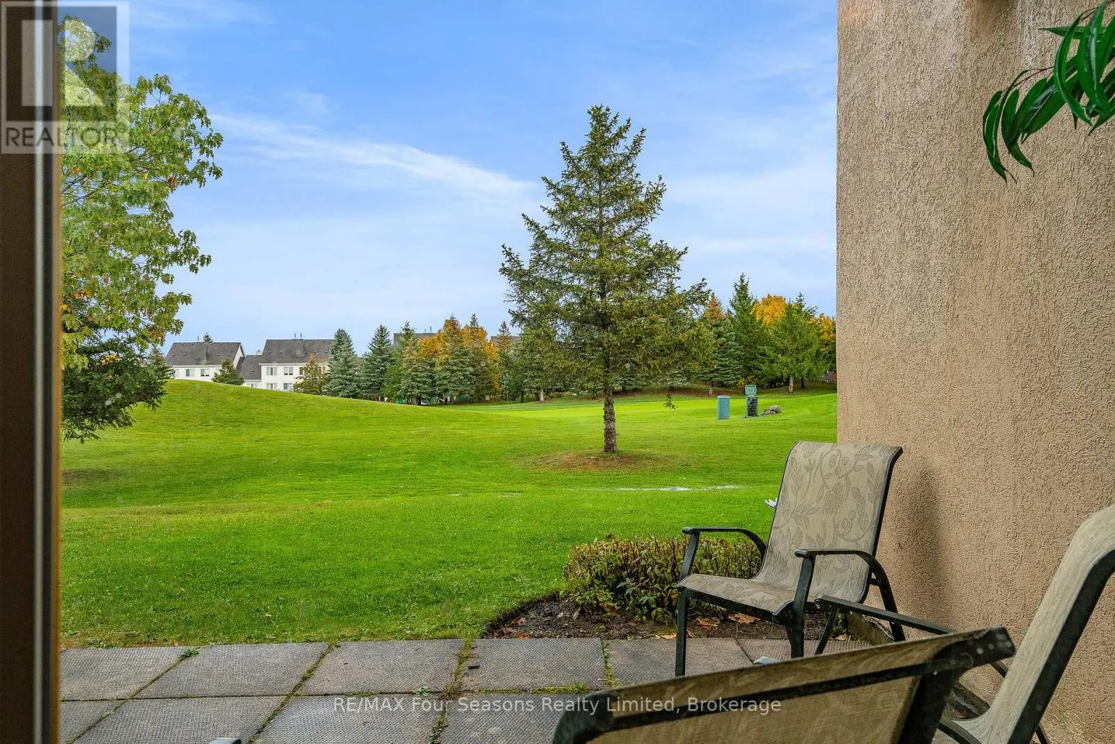 113 - 107 WINTERGREEN PLACE, #113