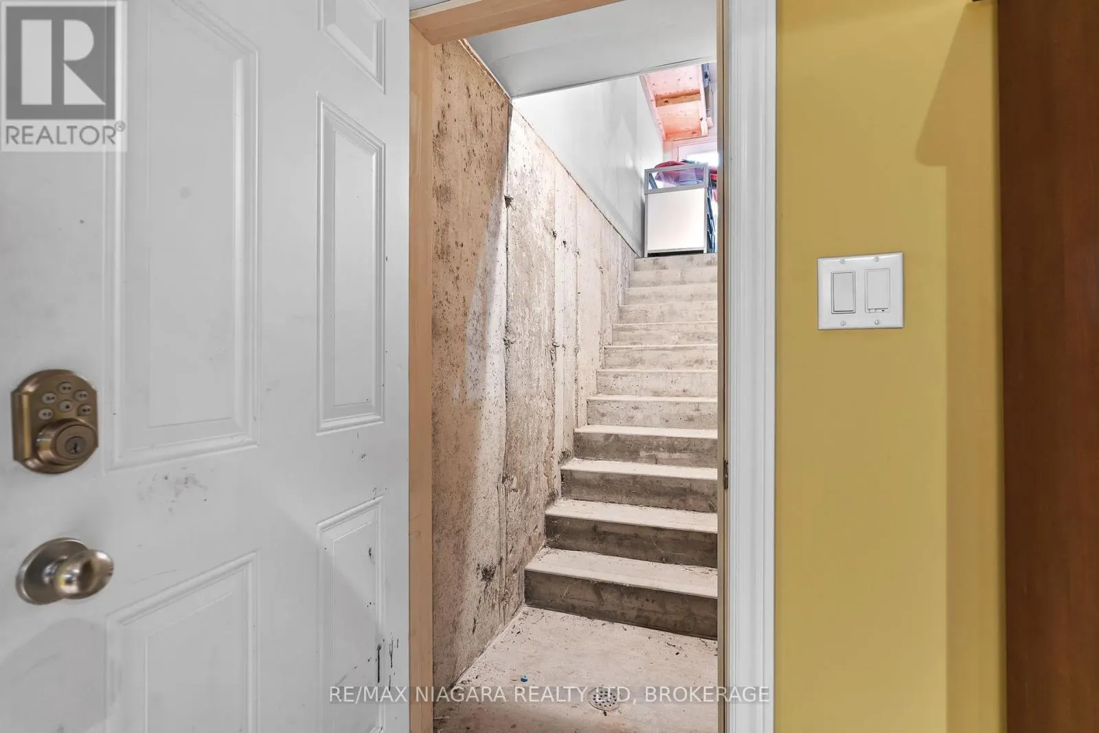 6877 COURTNEY CRESCENT