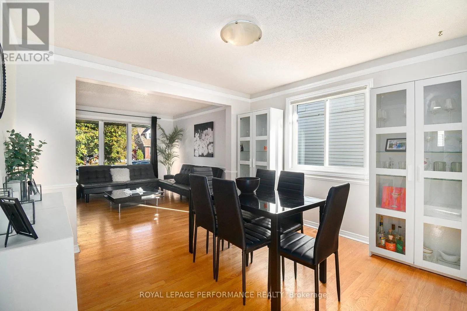 470 ROUGEMOUNT CRESCENT