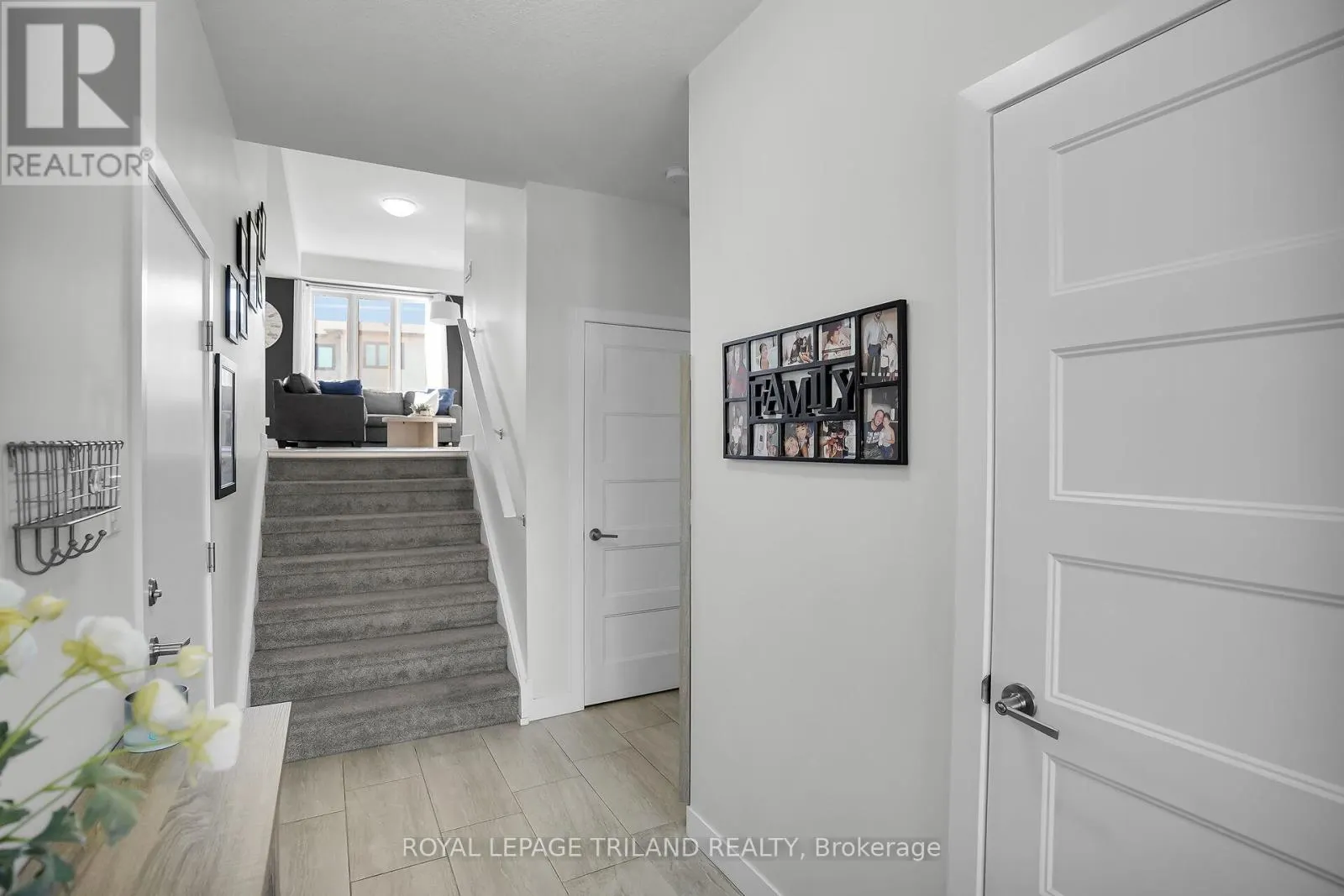 39 - 3380 SINGLETON AVENUE, #39