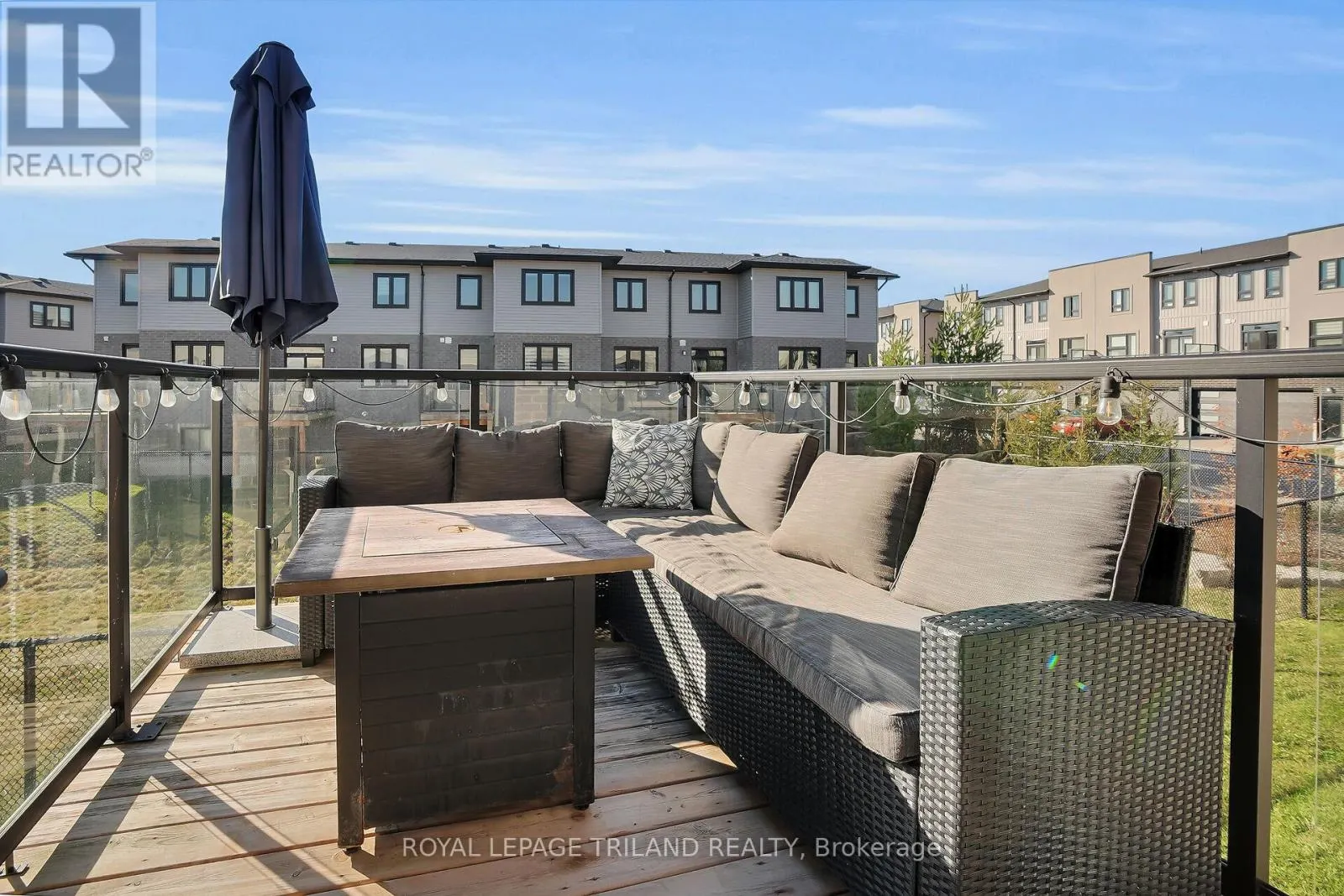 39 - 3380 SINGLETON AVENUE, #39