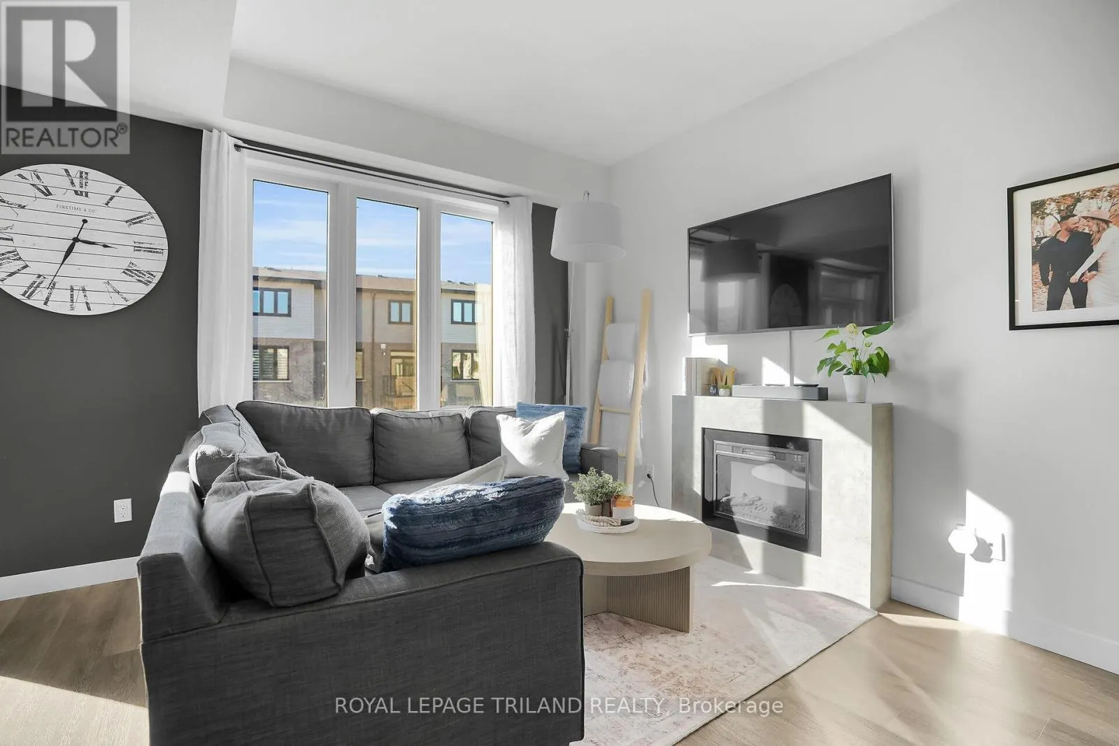 39 - 3380 SINGLETON AVENUE, #39