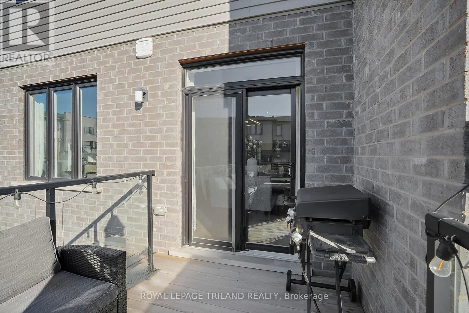 39 - 3380 SINGLETON AVENUE, #39