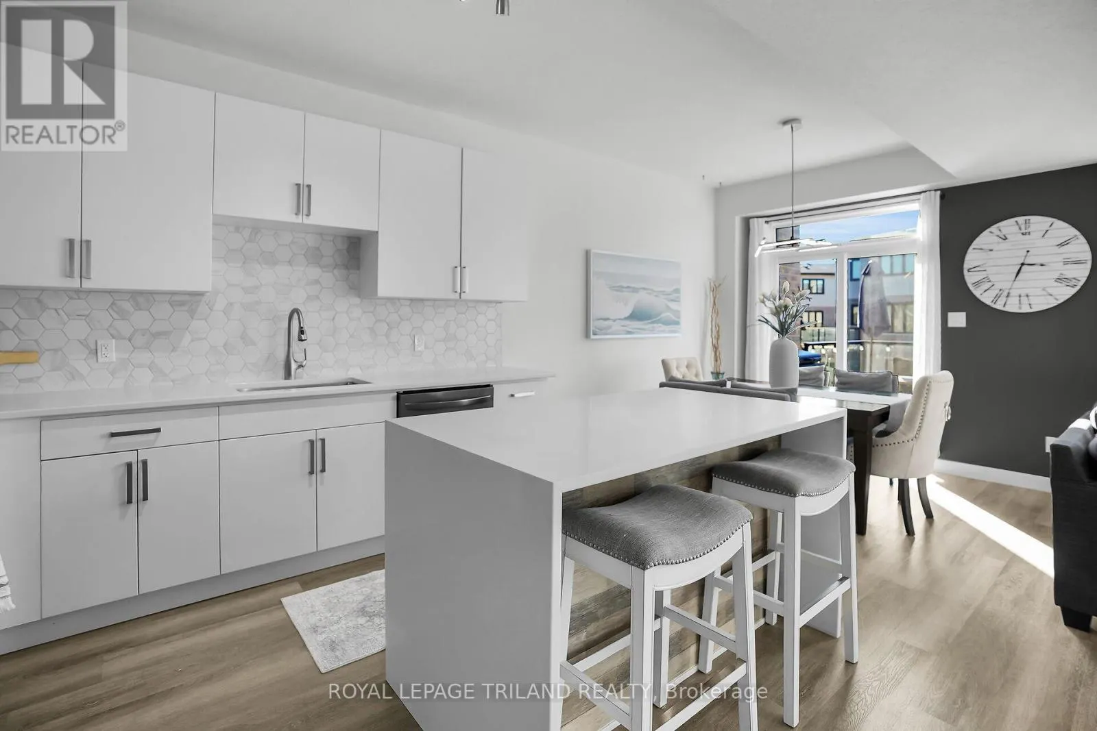 39 - 3380 SINGLETON AVENUE, #39